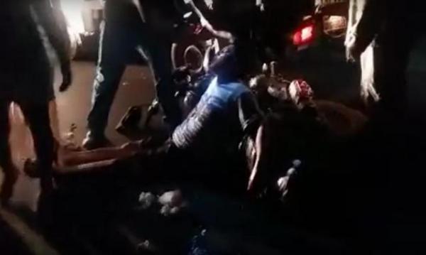 Motociclista fica ferido após colidir com caminhão no bairro Irapuá II