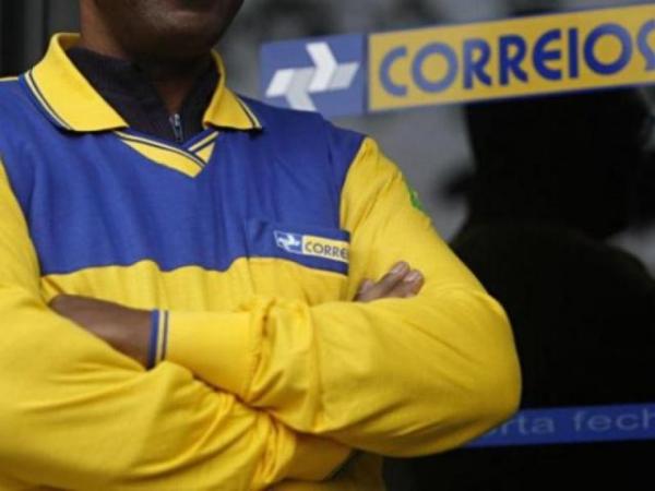Funcionários dos Correios entram em greve por tempo indeterminado