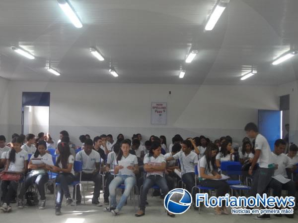 Centro Estadual de Educa&ccedil;&atilde;o Profissional de Floriano realizou Spelling Bee.(Imagem:FlorianoNews)