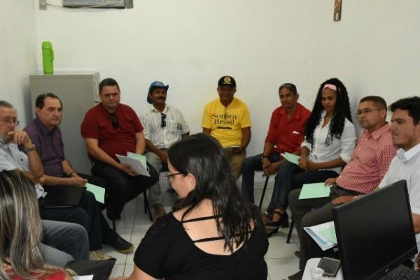 Reunião define detalhes do 3º Festival das Flores de Holambra de Floriano