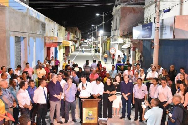 Urbaniza&ccedil;&atilde;o da Rua S&atilde;o Pedro &eacute; entregue &agrave; popula&ccedil;&atilde;o de Floriano.(Imagem:SECOM)