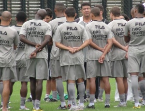 Após conversa com grupo, Joel apara possível problema com Caio
