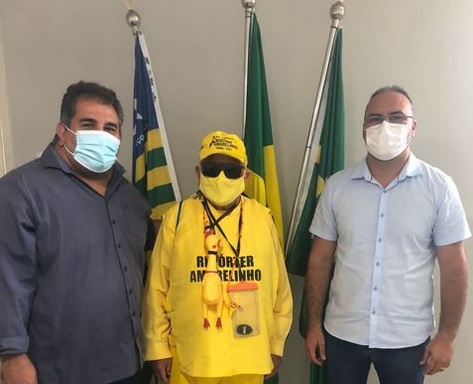 Após alta médica, Repórter Amarelinho visita Câmara de Floriano e é recepcionado por vereadores