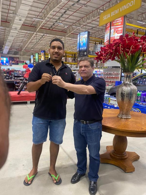 &Iacute;talo Maciel, ganhador da moto 0km(Imagem:Reprodu&ccedil;&atilde;o)