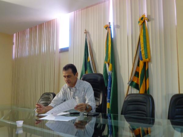 Prefeito Gilberto J&uacute;nior(Imagem:FlorianoNews)
