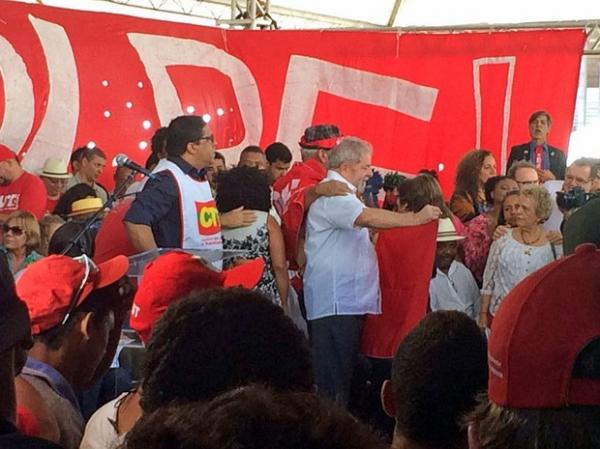 Dilma desiste de ir a ato político para buscar votos contra impeachment