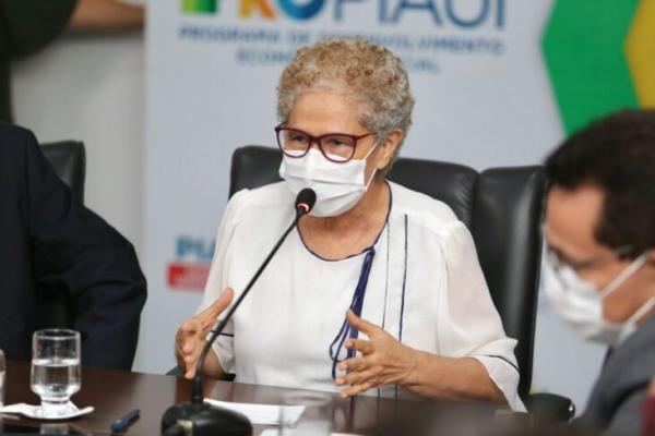 Regina Sousa é vítima de racismo em grupo de advogados: "tia da macumba"
