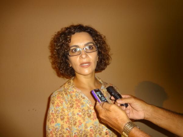 Palestra sobre viol&ecirc;ncia dom&eacute;stica e familiar contra a mulher &eacute; realizada em Floriano.(Imagem:FlorianoNews)