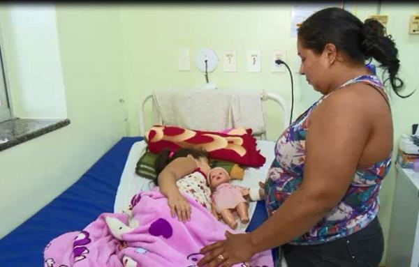 Menina de 4 anos com leucemia faz cartinha para o Papai Noel: