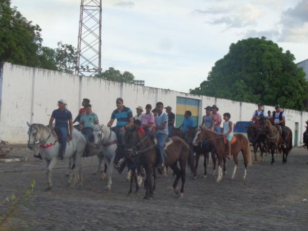 Realizada tradicional Cavalgada do Vaqueiro em Floriano