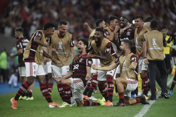 Análise: nocaute na bola parada consagra um Flamengo que prova a Renato ser o melhor do Brasil