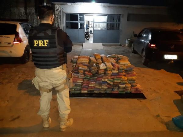 PRF-PI apreende quase 400 kg de maconha; maior quantidade da PRF no estado