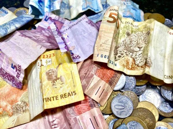 Novo Bolsa Família será de R$ 300 e começa a valer em novembro, diz secretário