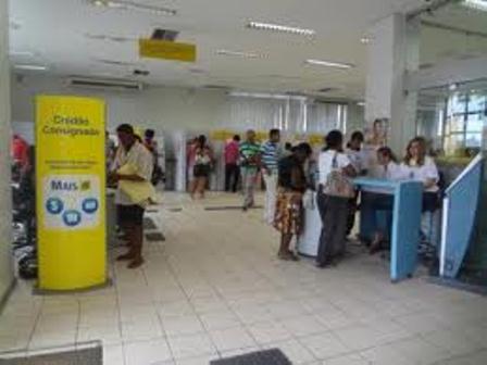 Bancários voltam a trabalhar nesta segunda na maior parte do país