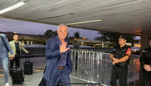 Tite e "trio brasileiro" embarcam para Turim, última parada da Seleção antes da Copa do Mundo