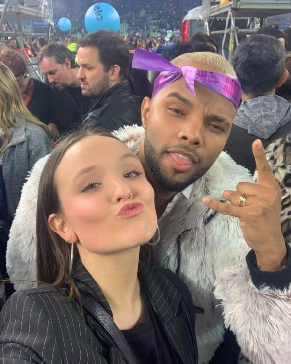 Larissa Manoela canta com MC Zaac em single do álbum que a artista lançará em abril