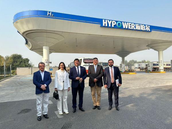 Governador visita Zona Internacional que abriga 170 empresas da área do Hidrogênio