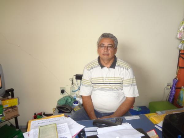 Vereador de Bar&atilde;o de Graja&uacute; recebe homenagem do Instituto Tiradentes.(Imagem:FlorianoNews)