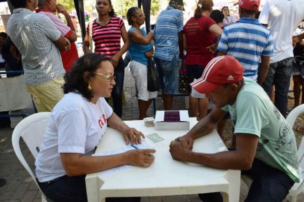 CTA realiza a&ccedil;&atilde;o para lembrar o Dia Mundial de Luta contra a AIDS.(Imagem:FlorianoNews)