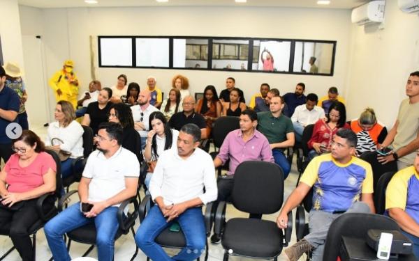 Câmara Municipal acompanha assinatura da ordem de serviço para construção do Espaço Comunitário da Vila Leão(Imagem:Reprodução/Instagram)