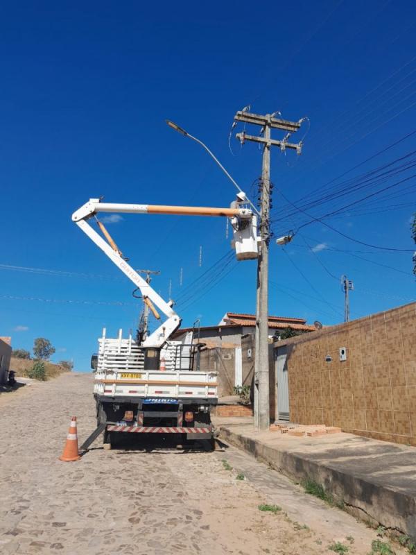 Prefeitura de Floriano realiza cerca de 600 atendimentos em iluminação pública no mês de junho