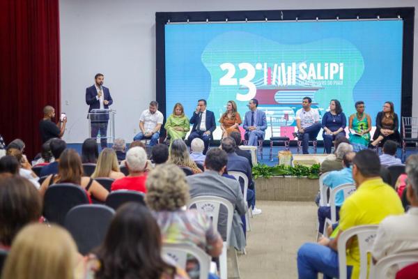 Seduc anuncia distribui&ccedil;&atilde;o de 10 mil cheques-livros durante abertura da 23&ordf; edi&ccedil;&atilde;o do SaLiPi(Imagem:Let&iacute;cia Santos)