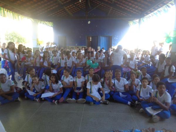 Acad&ecirc;micos da UESPI realizam culmin&acirc;ncia de Projeto Liter&aacute;rio.(Imagem:FlorianoNews)