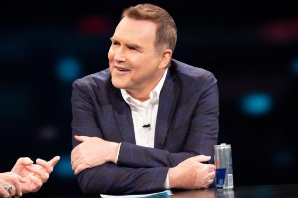 Norm Macdonald, comediante do Saturday Night Live, morre aos 61 anos