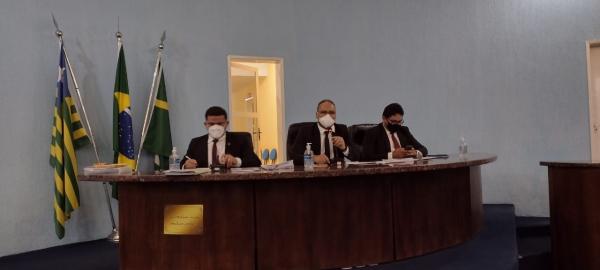 Câmara Municipal de Floriano suspendeu a sessão desta segunda (20)
