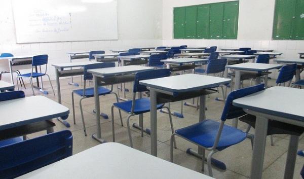 Sem merenda, alunos de escola em tempo integral são liberados 4h antes