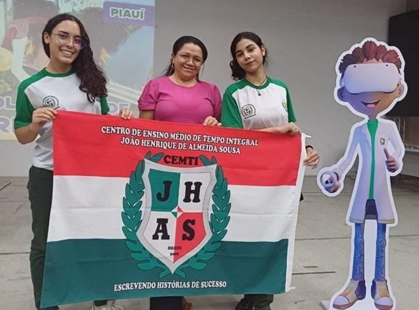 Estudantes da rede estadual recebem medalhas da Olimpíada Nacional de Ciências em Teresina