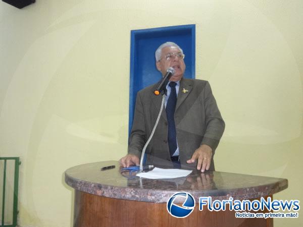 Vereador Jos&eacute; Le&atilde;o retoma trabalhos ap&oacute;s o feriado.(Imagem:FlorianoNews)