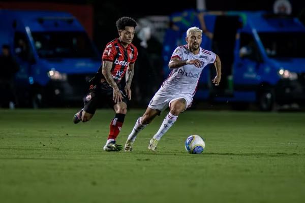 Análise: vitória no fim e rodada amiga não escondem atuação pobre do Flamengo