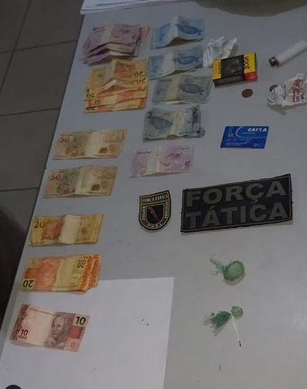 Operação da PM resulta na prisão de indivíduo por tráfico de drogas e direção perigosa em Floriano