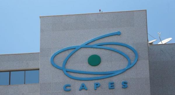 Capes abre inscrições para programa de pós-doutorado