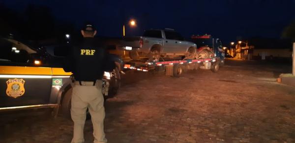 Operação Vale do Gurguéia apreende 20 veículos e autua 96 condutores na BR-135
