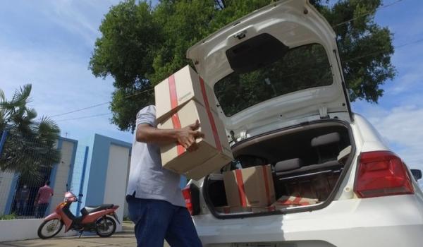 SEMDAS entrega cestas básicas a famílias atingidas pelas enchentes.(Imagem:Secom)