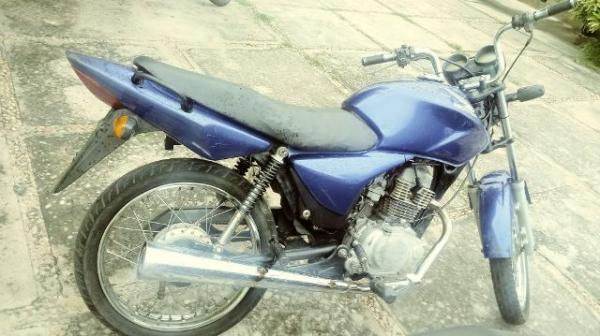 Motocicleta é localizada abandonada pela PM de Floriano