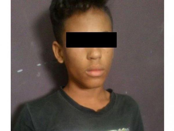 Menor &eacute; apreendido com rev&oacute;lver calibre 32 em Floriano.(Imagem:For&ccedil;a T&aacute;tica)