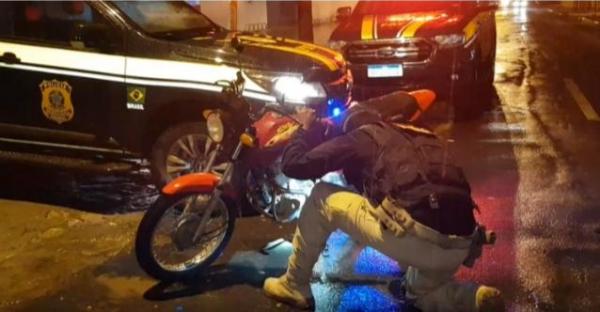 PRF prende homem acusado de receptação na BR 230 em Floriano