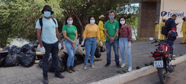 SEMAN realiza mutir&atilde;o de limpeza nas margens do Rio Parna&iacute;ba(Imagem:FlorianoNews)
