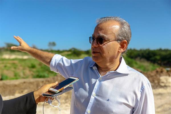"Estou à disposição", diz Firmino sobre ser candidato a governador
