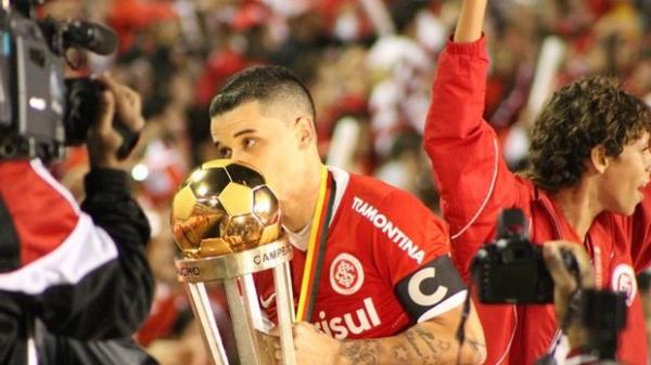 D'Alessandro comemora o t&iacute;tulo do Gauch&atilde;o.(Imagem: Diego Guichard / GLOBOESPORTE.COM)