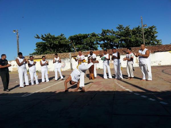 3&ordm; BPM ofereceu caf&eacute; da manh&atilde; aos alunos da APAE de Floriano.(Imagem:Reprodu&ccedil;&atilde;o/Facebook)