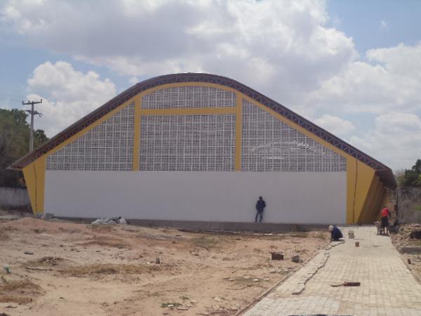 Eu só inauguro obra quando ela está pronta, diz W Dias sobre quadra da UESPI