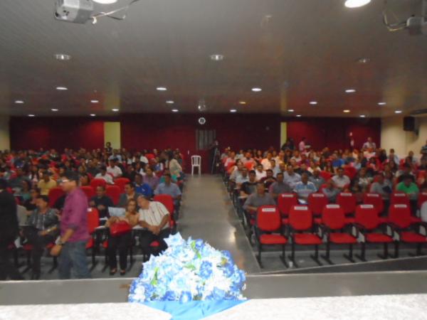 TCE-PI re&uacute;ne gestores e controladores sociais em semin&aacute;rio em Floriano.(Imagem:FlorianoNews)