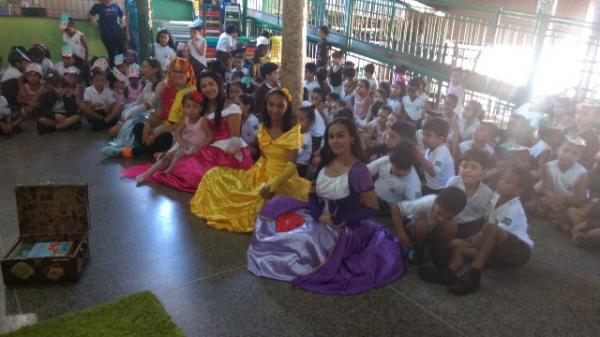 Escola Pequeno Pr&iacute;ncipe promoveu atividades no Dia do Livro Infantil.(Imagem:EPP)