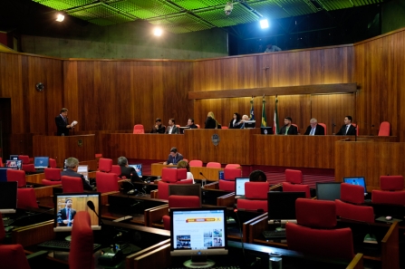Deputados falam sobre diversos temas nos dois minutos do expediente