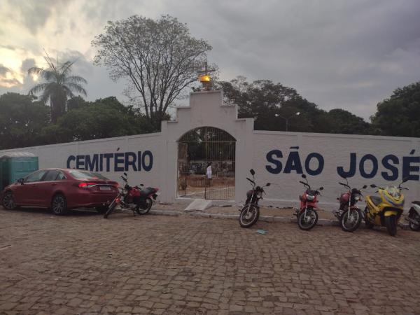 Cemit&eacute;rio S&atilde;o Jos&eacute;(Imagem:FlorianoNews)