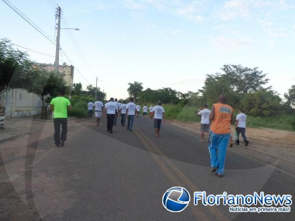 Realizada h&aacute; 30 anos, Caminhada dos Homens aconteceu nesta Sexta-feira Santa.(Imagem:FlorianoNews)